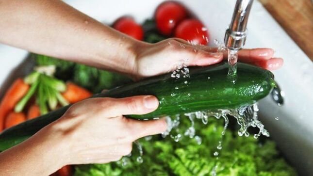 Lavar as verduras para previr a infección por protozoos parasitos