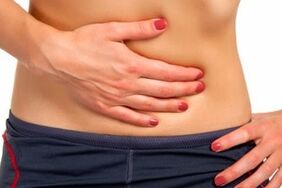 Dor abdominal debido á presenza de parasitos no corpo